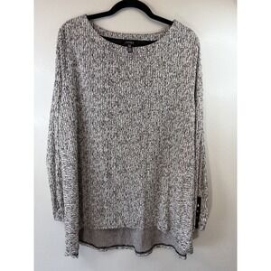 Jones Plus Size Black\White Scoooneck Tunic With Unique Button Cuffs Size 2X